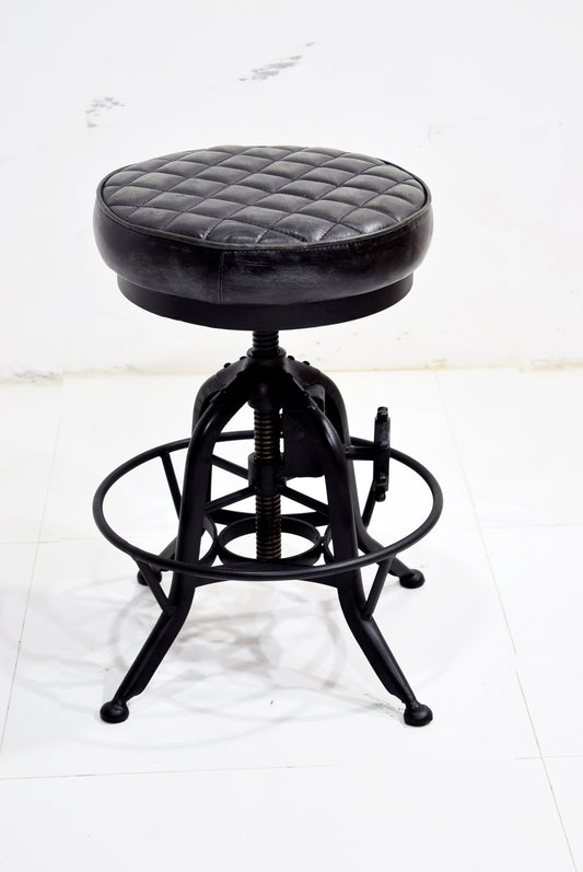 LV-131 - Höj- och sänkbar pall eller barstol med svart lädersits